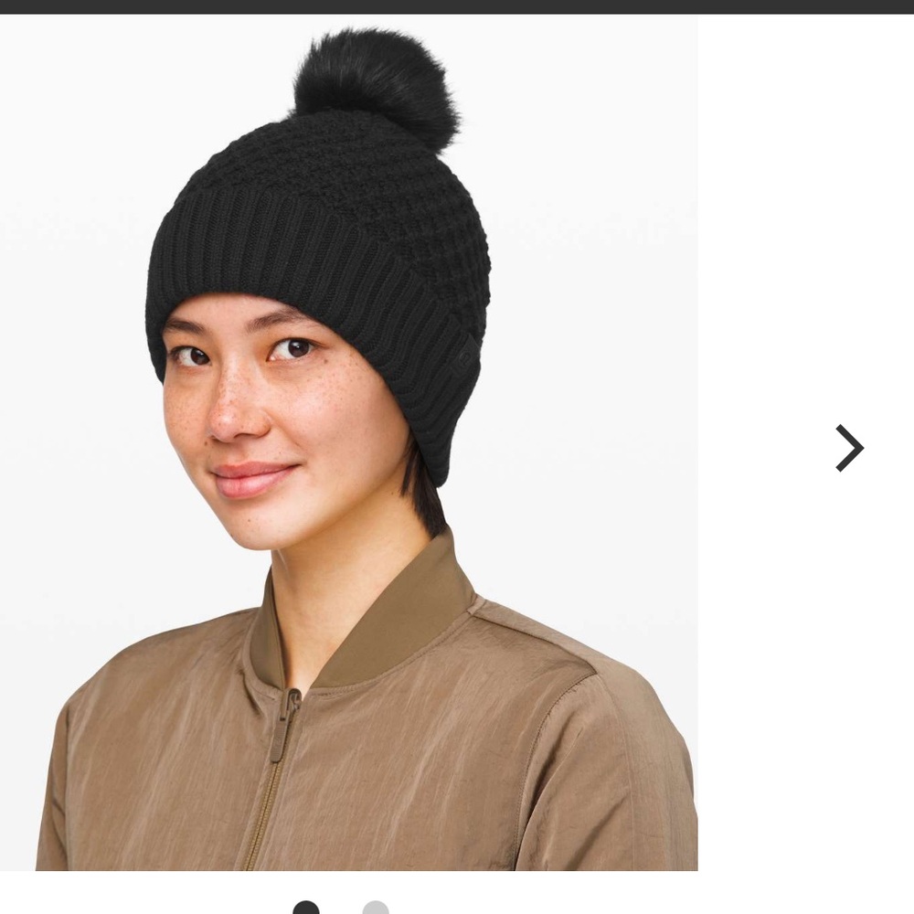 Lululemon Pom to Play Beanie
Black